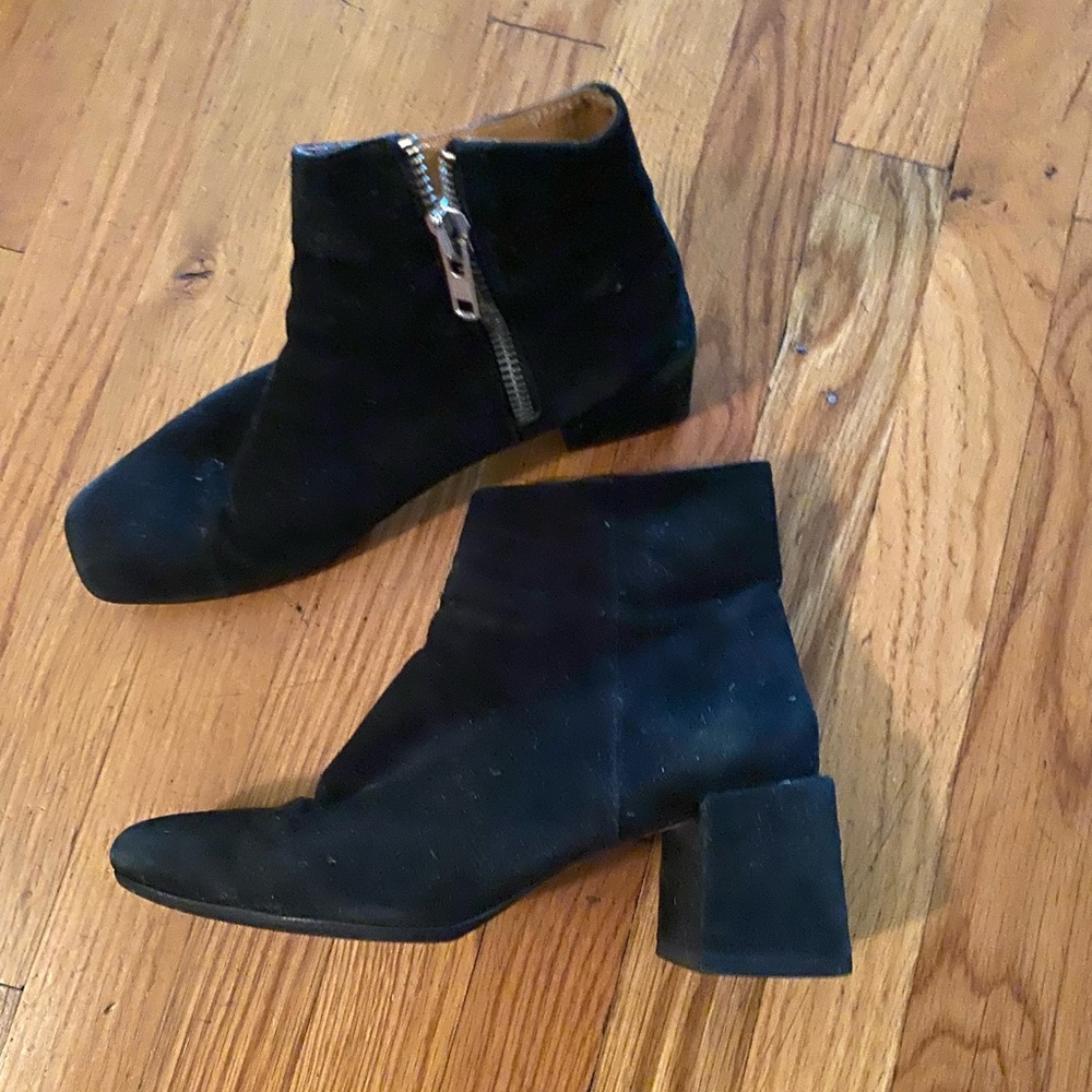 LOQ boots - Picture 2 of 3